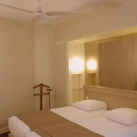 Eiffel Kensington 2* Paříž