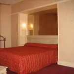 Eiffel Kensington Hotel 2*