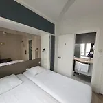 Hotel Eiffel Kensington 2*