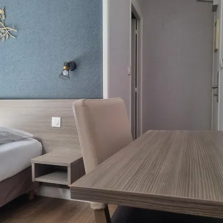 에펠 켄싱턴 호텔 2*