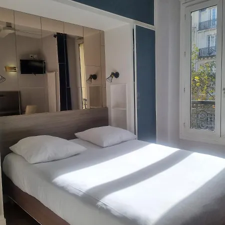 Eiffel Kensington Hotel 2*