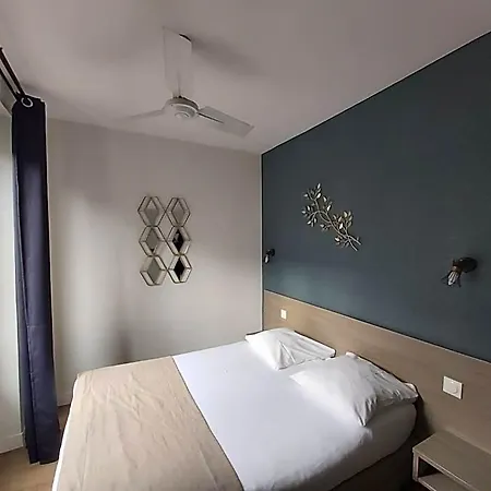 Hotel Eiffel Kensington