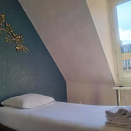Eiffel Kensington Hotel 2*