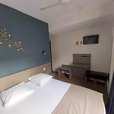 Hotel Eiffel Kensington Paris