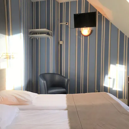 Eiffel Kensington 2*