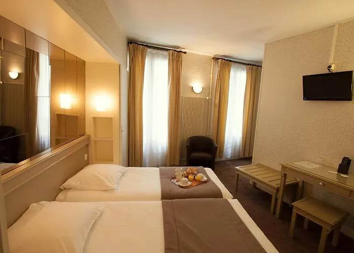 Eiffel Kensington Hotel