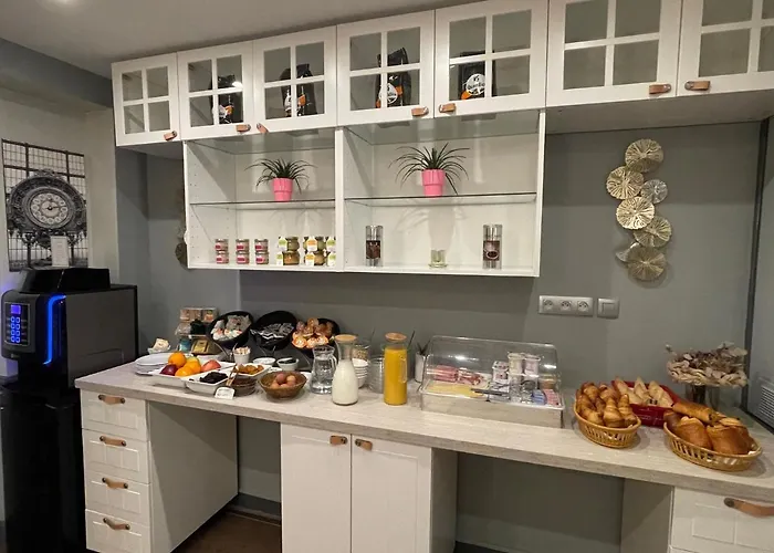 Hotel Eiffel Kensington 2*