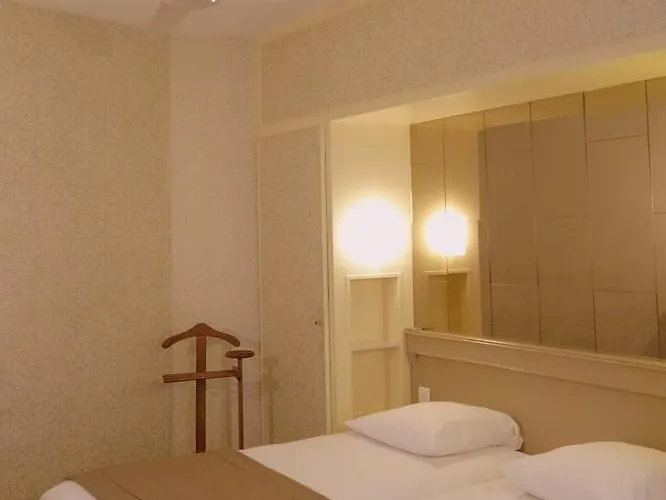 Eiffel Kensington 2* Parijs