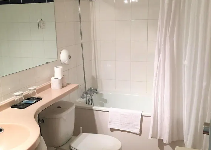 Eiffel Kensington 2*