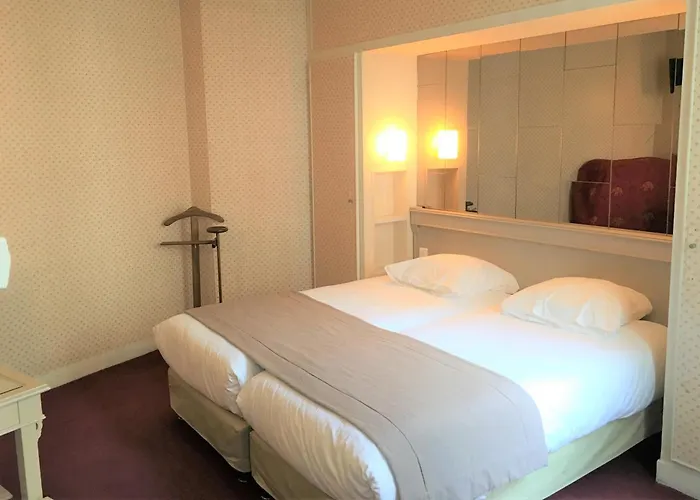 Eiffel Kensington Hotel Paris