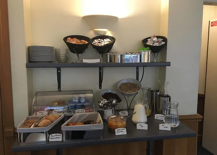 Eiffel Kensington Hotel París